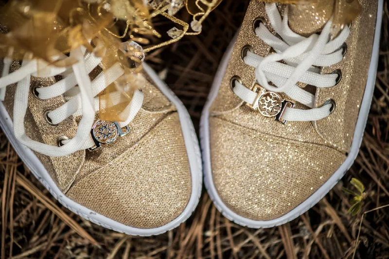 Bedazzled Sneakers (1 von 2)