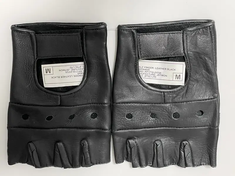 Leather Gloves (1 von 1)